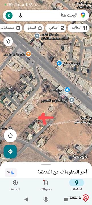 قطعة ارض مساحتها 748م سكن ب للبيع في الزرقاء - جريبا بالقرب من شارع بيرين الرئيسي خلف محددة المهندس تقع على شارعين الاول معبد والشارع الثاني غير معبد