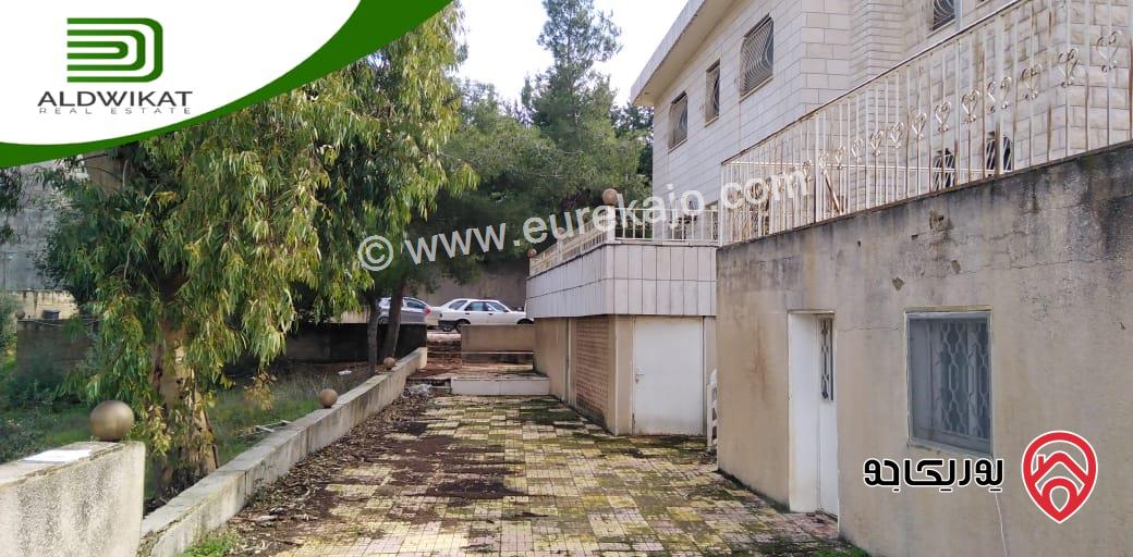 فيلا مستقلة مساحة البناء 950م ومساحة الارض 2338م ومساحة الحديقة 1500م للبيع في ماحص