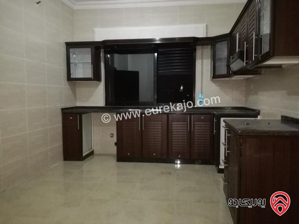 شقة طابق ثاني مساحة 120م للبيع في عمان - الزهور خلف شارع الاذاعة والتلفزيون 