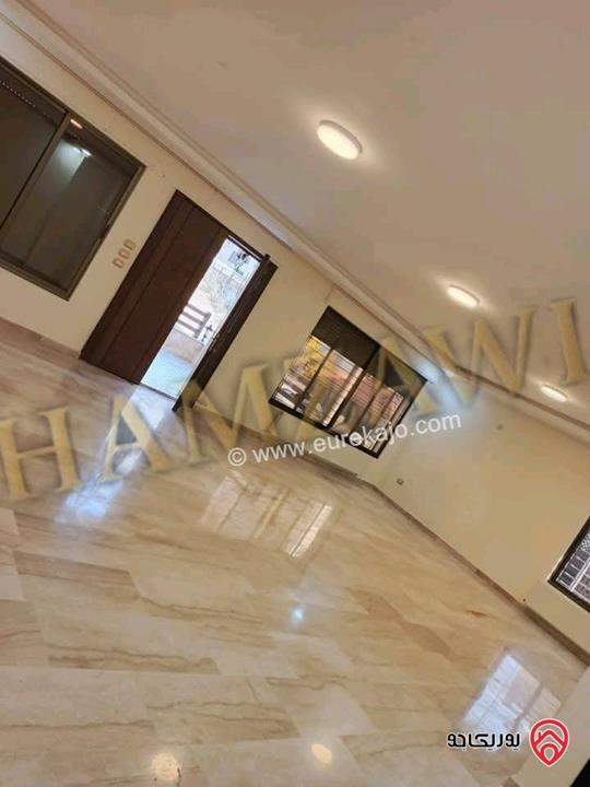 شقة فارغة طابق أرضي مساحة 220م داخلي و 50م خارجي للايجار في عمان - البنيات 