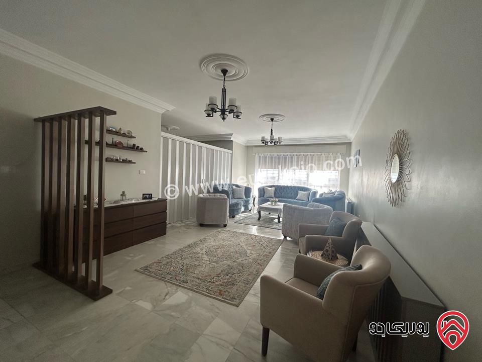 شقة طابق ثالث مساحة 195م للبيع في عمان - الشميساني 