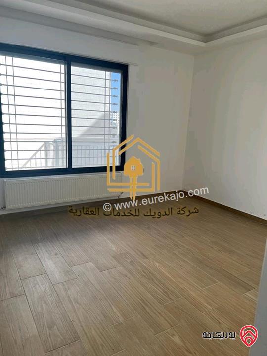 شقة فارغة طابق ارضي مساحة 150م مع ترس 150م للإيجار في عمان - خلدا 