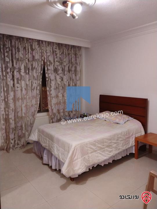 شقة أرضية طابقية مميزة للبيع في عمان - خلدا قرب الموفنبيك ومطعم ورد 207م مع حديقة وترسات 245م