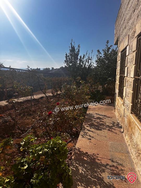 مزرعة فيها فيلا عدد 2 مساحة كل فيلا 300م على أرض 14 دونم للبيع في جرش