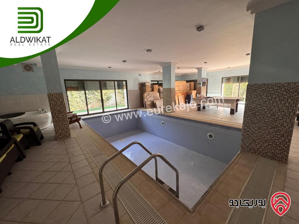 فيلا مساحة الارض 1600م ومساحة البناء 1100م مساحة الحديقة 400م للبيع في السلط - منطقة السرو 