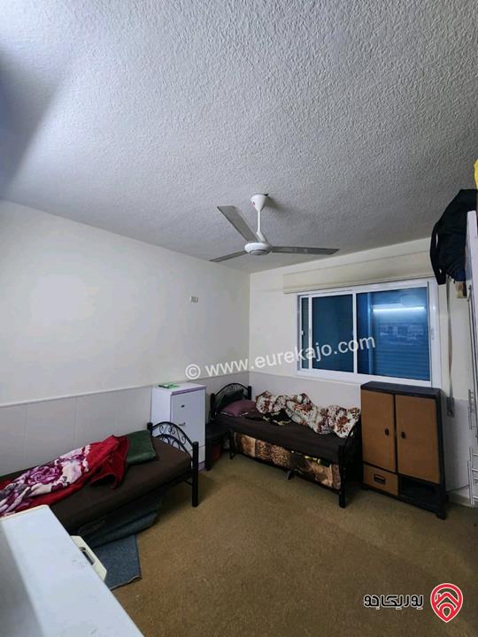 شقة شبه أرضية مساحة 150م داخلي و 120م خارجي للبيع في اربد - الحي الشرقي