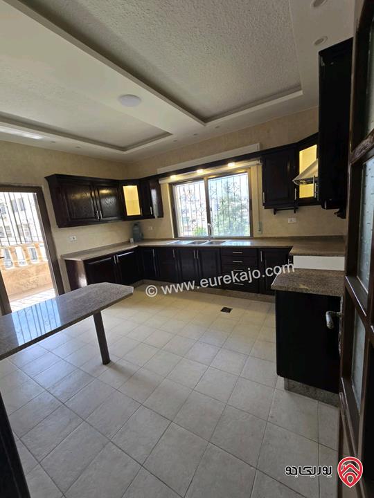 شقة طابق اول مساحة 178م للبيع مجددة بالكامل في عمان - خلدا 