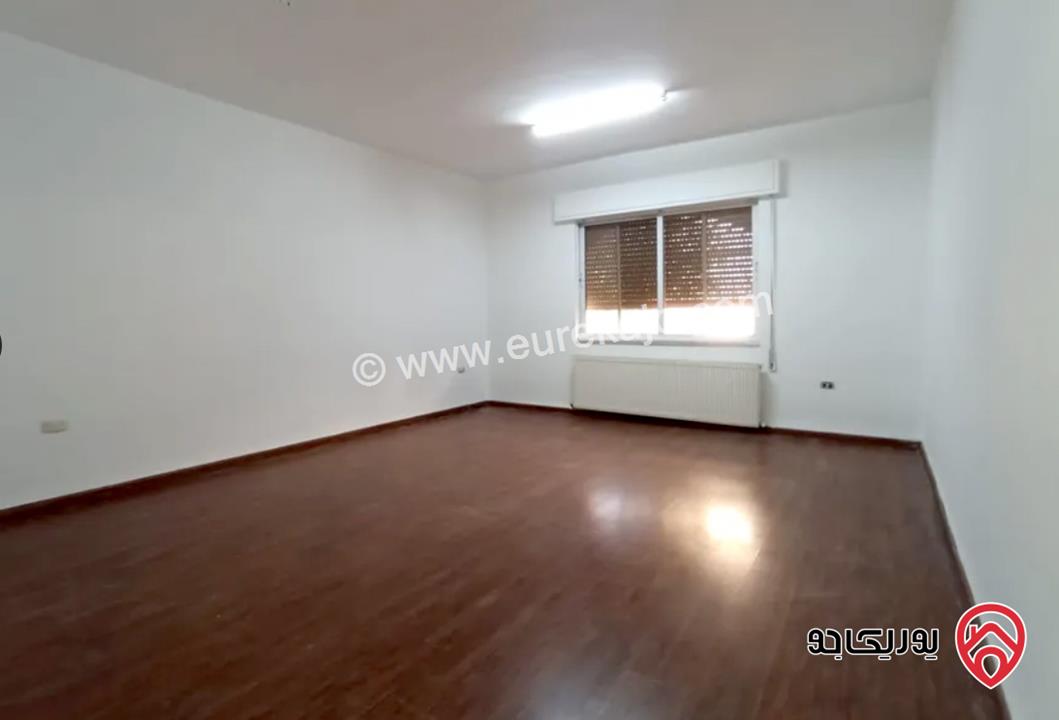 فيلا مستقلة مساحة 1400م على أرض 1031م مكونة من 4 طوابق للبيع في عمان - عبدون