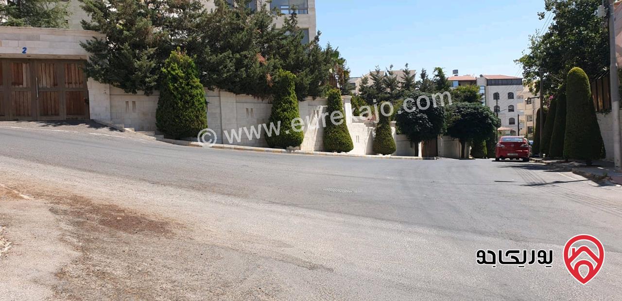 شقة ديلوكس أرضية مساحة 240م داخلي و 300م خارجي للبيع في عمان - تلاع العلي