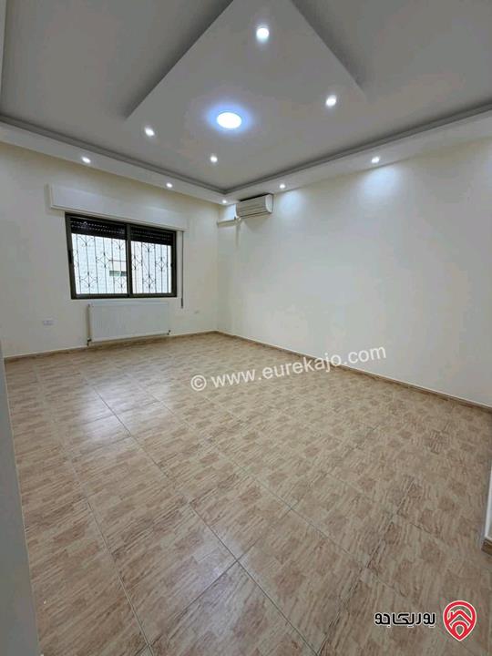 شقة فخمة مساحة 180م طابق أول للبيع في عمان - خلدا 