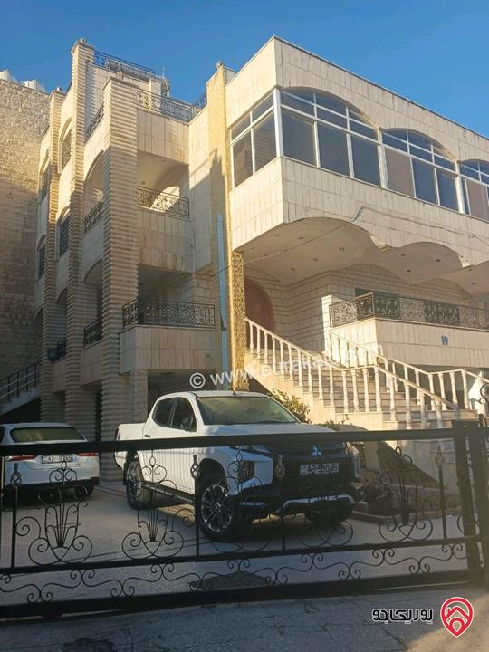 فيلا 4 طوابق على أرض 1 دونم و 465م للبيع في عمان - الرابية