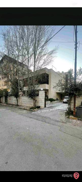 فيلا مستقلة مساحة 300م على أرض 682م للبيع في عمان - الدوار السابع