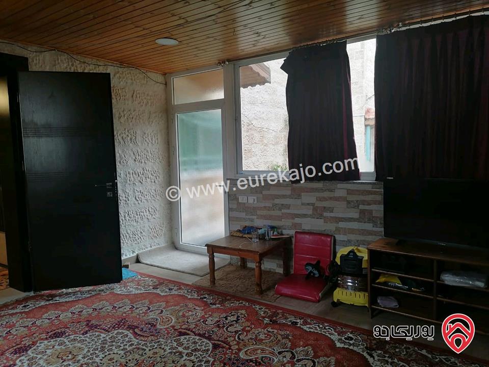 شقة ارضية مساحة 175م داخلي و 150م خارجي للبيع في عمان - خلدا