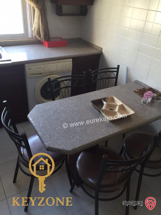 شقة مساحة 120م طابق ثالث للبيع في عمان - الرابية