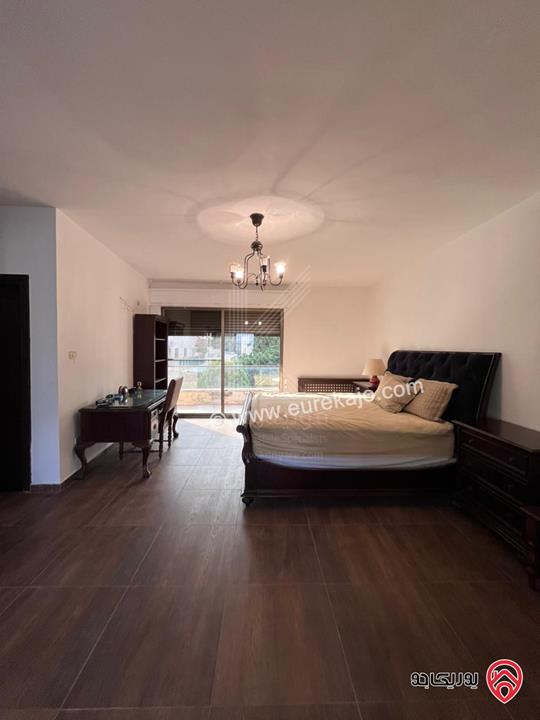 فيلا متلاصقة مساحة 600م على أرض 400م للايجار في عمان - عبدون