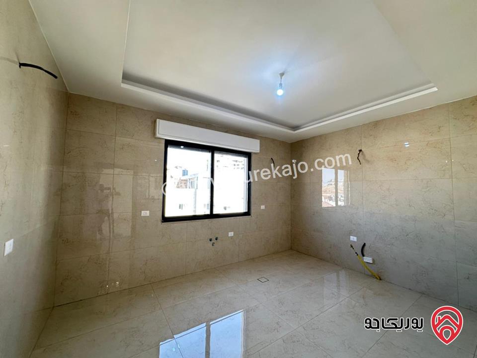 شقة طابق ثالث دوبلكس مساحة 300م وترس واسع 150م للبيع في عمان - ضاحية النخيل