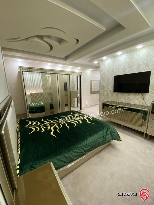 شقة أنيقة مفروشة بالكامل (فرش جديد) طابق أول مساحة 140م للايجار في عمان - ام السماق