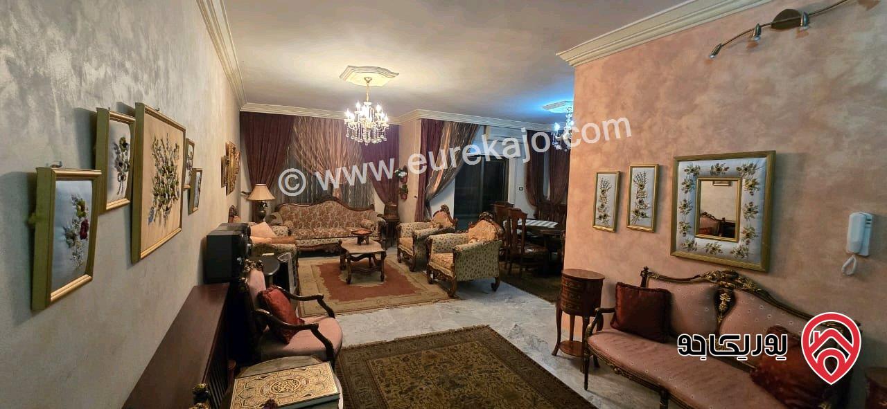 شقة فاخرة طابق ثالث مساحة 180م مع الأثاث كامل للبيع في عمان - الرابية 