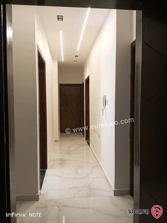 فيلا طابقين مساحة 340م على أرض 319م للبيع في الزرقاء - شومر 