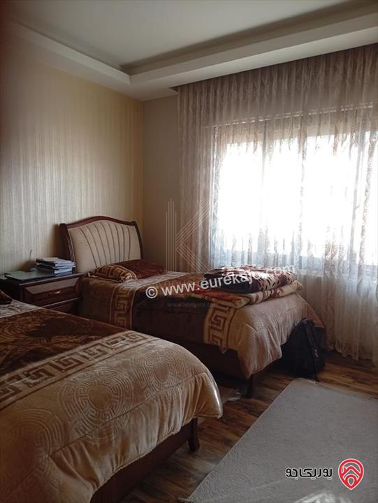 شقة مميزة مساحة 205م داخلي و 100م خارجي للبيع في عمان - ضاحية النخيل