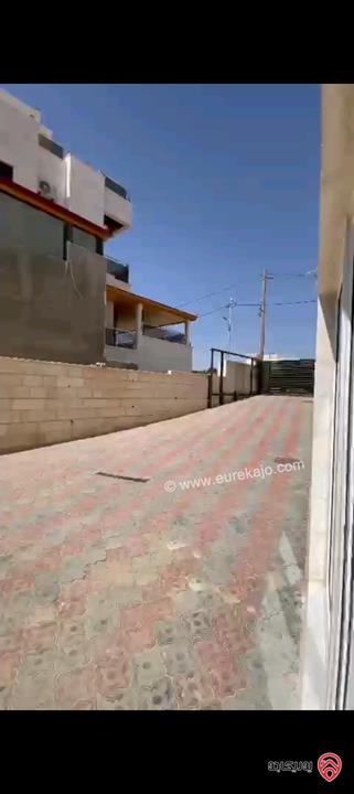 فيلا مساحة 1300م على أرض 1200م للبيع في عمان - الجبيهة 