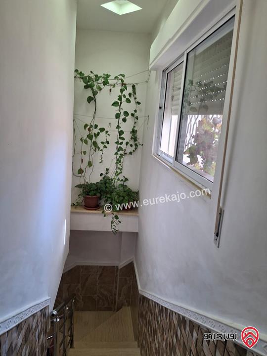 فيلا دوبلكس مساحة 200م على أرض 250م للبيع في عمان - طبربور 