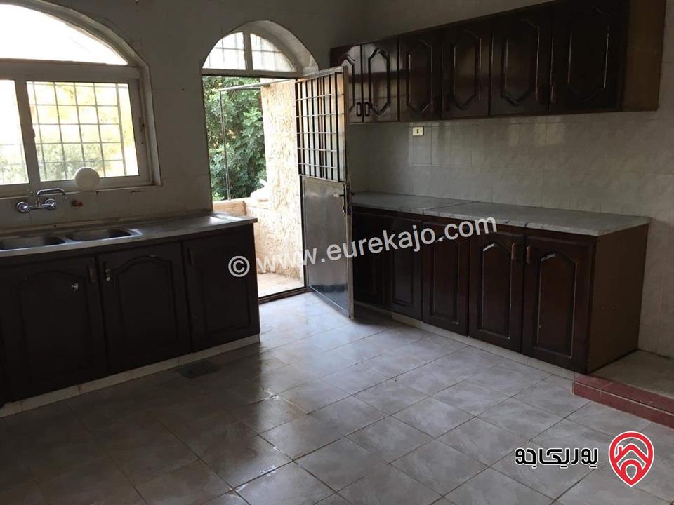 منزل مساحة 350م مع أرض 4 دونم للبيع في اجمل مناطق السرو /أبو طارة