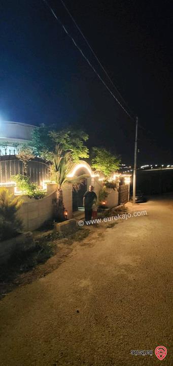 فيلا مساحة 560م على ارض 711م للبيع في الزرقاء - ام رمانة