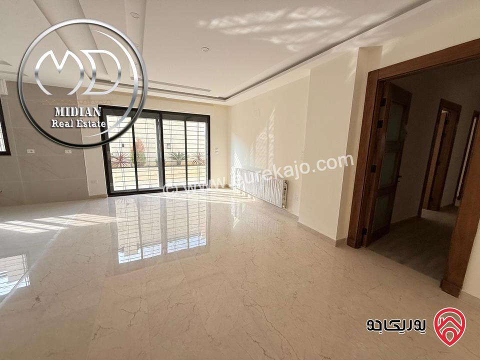 شقق شبه أرضي للبيع في عمان - حي الصحابة مساحات 220م & 240م مع تراسات و حدائق تشطيبات ديكورات فاخرة جديدة لم تسكن