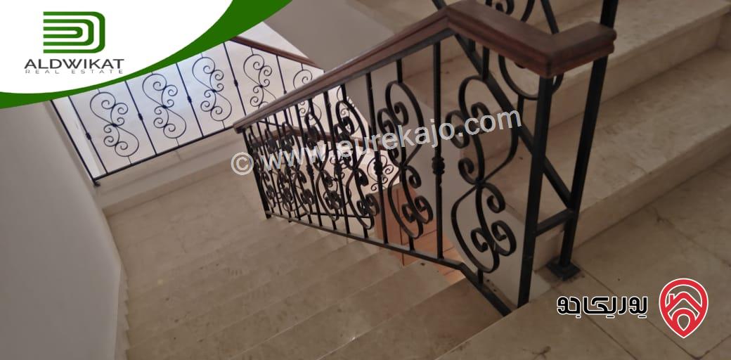 فيلا للبيع في عمان - عبدون مساحة البناء 450م ومساحة الارض 400م ومساحة الحديقة 50م