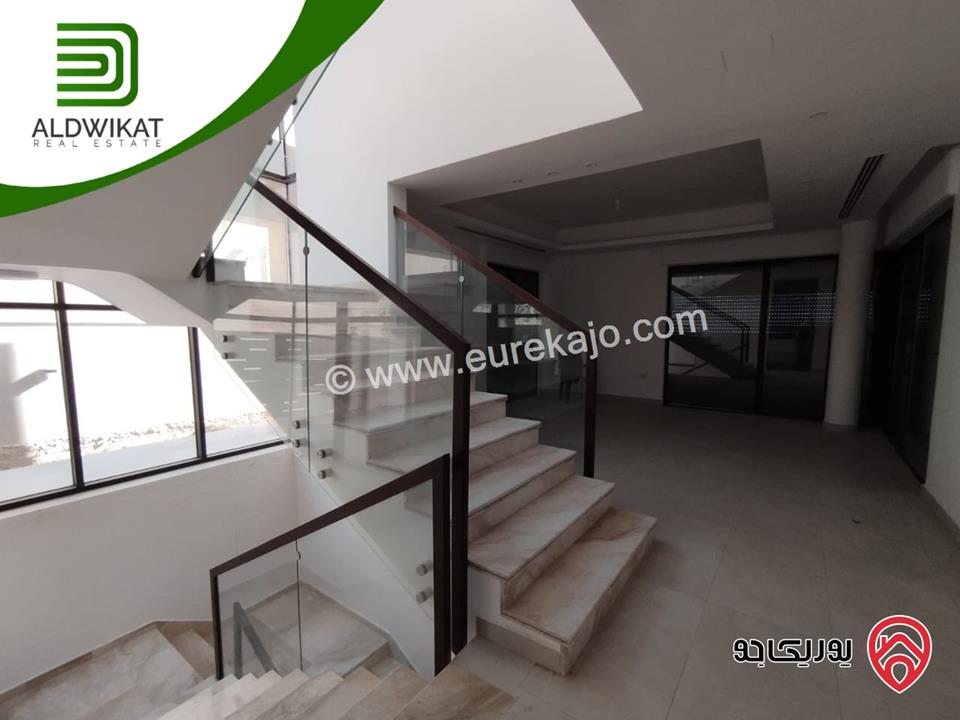 فيلا مستقلة مساحة البناء 530م ومساحة الارض 520م ومساحة الحديقة 200م للبيع في ماحص على حد بدر الجديدة