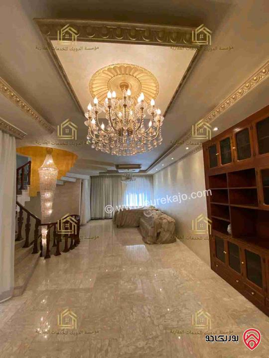 فيلا مساحة 920م على أرض 790م للإيجار في عمان - عبدون 