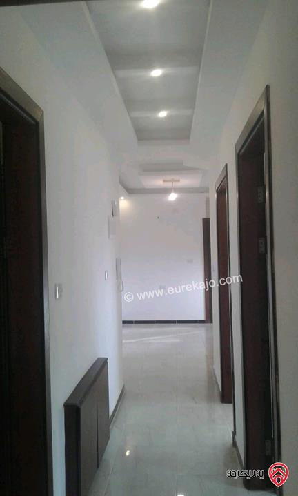 شقة فارغة طابق ثالث مساحة 130م للايجار في عمان - مرج الحمام 