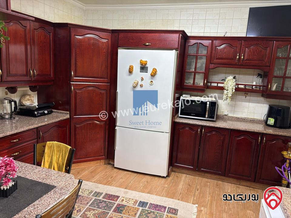 شقة فاخرة للبيع في عمان - خلدا خلف السيتي مول 180م مع حديقة وترسات 120م بسعر مغري