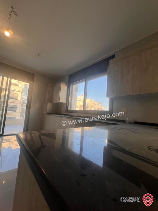 شقة مساحة 240م طابق ثاني للايجار في عمان - ام السماق 