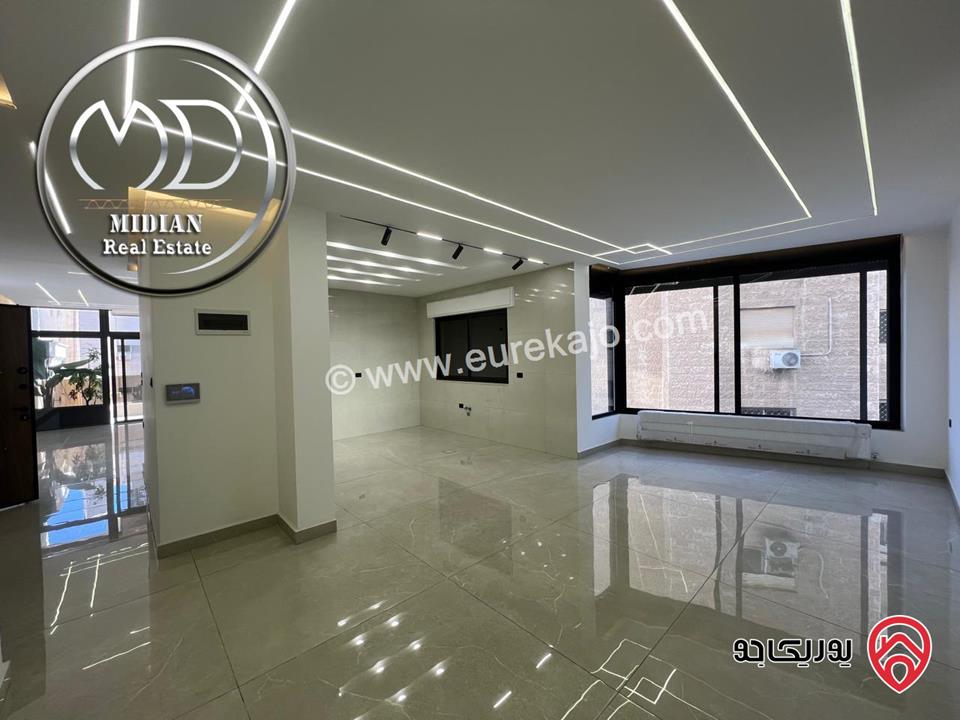 شقق جديدة للبيع في عمان - حنو الصويفية مساحة 180م تشطيبات و ديكورات فاخرة اطلالة رائعة بسعر مميز . 