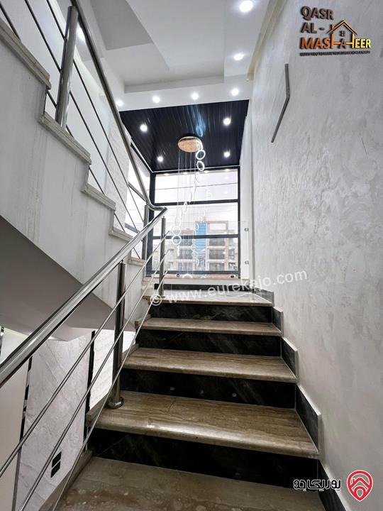 شقة مميزة طابق ثاني مساحة 120م للبيع بالاقساط في عمان - الجبيهة 