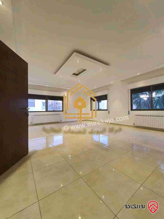 شقة فارغة طابق اول مساحة 260م للإيجار في عمان - السابع 