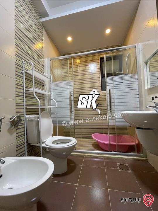 شقة فارغة مساحة 200م طابق ثاني للإيجار في عمان - خلدا