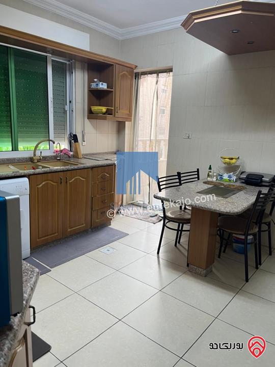 شقة مميزة للبيع في عمان - الجاردنز قرب جريدة الرأي والدستور طابق ثالث 172م مع روف ترس 60م بسعر مغري