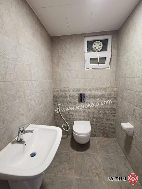 فيلا مع شقتين مساحة 800م على أرض 750م للبيع بإطلالة خلابة في عمان - بدر الجديدة من المالك مباشرة 