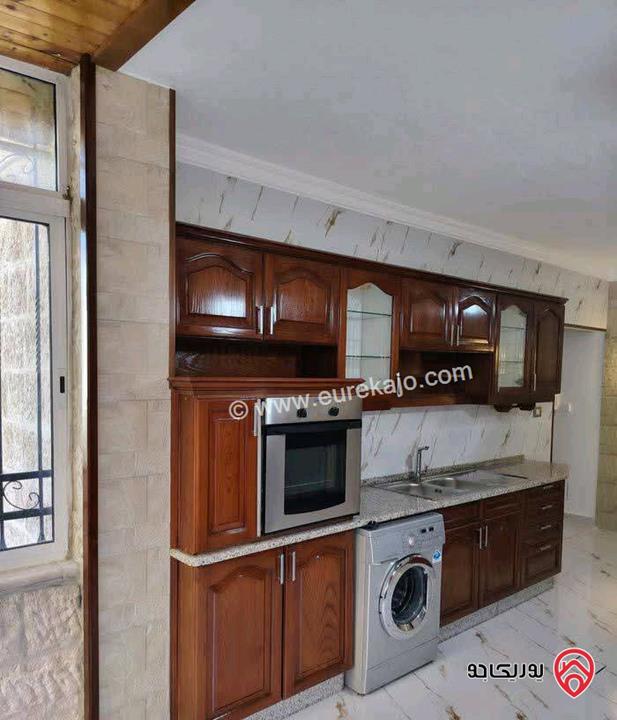 شقة فارغة مساحة 180م داخلي و 120م خارجي للايجار في عمان - دير غبار