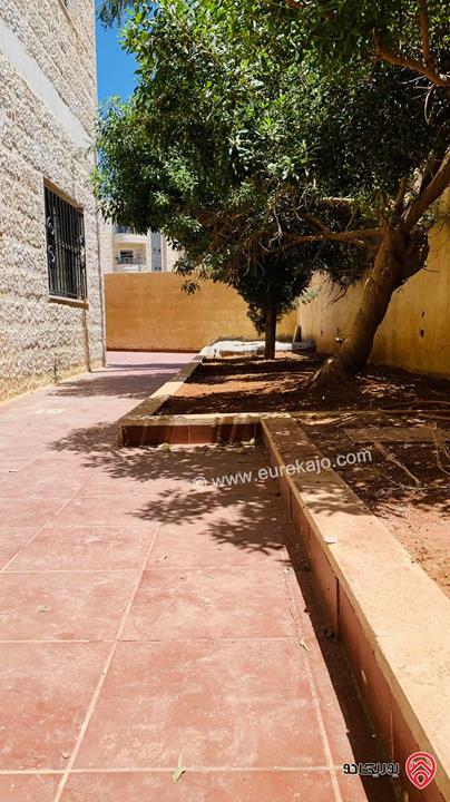 شقة أرضية مساحة 185م داخلي و 70م خارجي للإيجار السنوي في عمان - الجبيهة – أم زويتينة