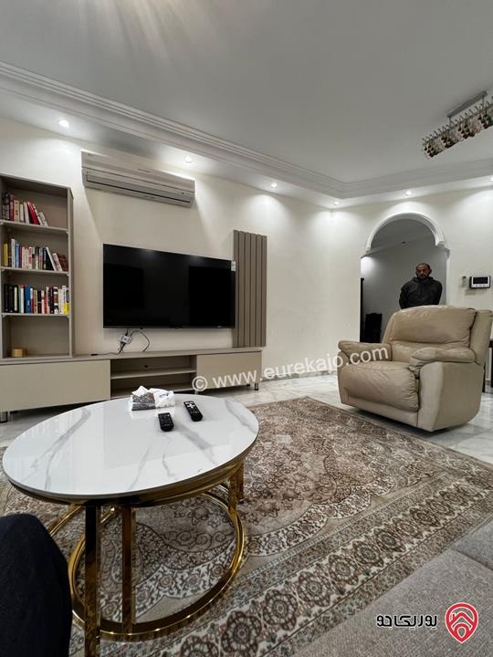 شقة مفروشة طابق أول مساحة 211م للايجار في عمان - ام اذينة