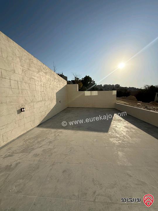 شقة أرضية ديلكوس مساحة 150م داخلي و 90م خارجي للبيع في عمان - الجبيهة الامام الغزالي