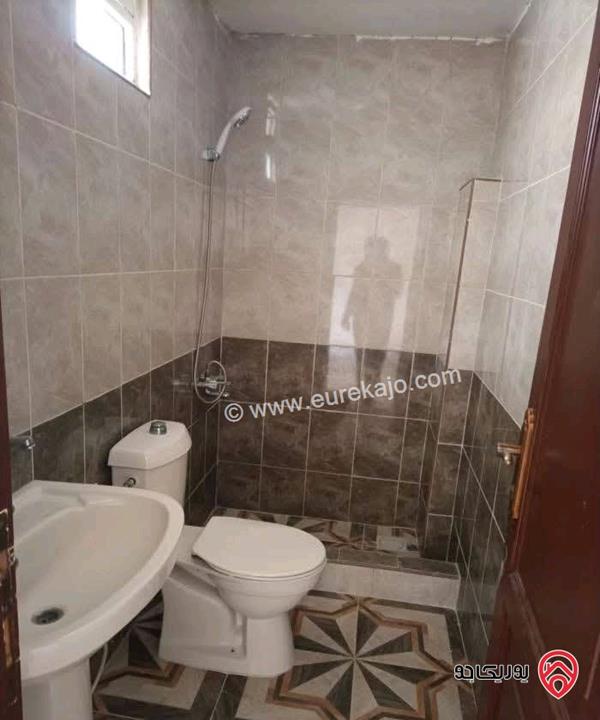 شقة فارغة طابق ارضي مساحة 125م مع ترس للايجار في عمان - مرج الحمام