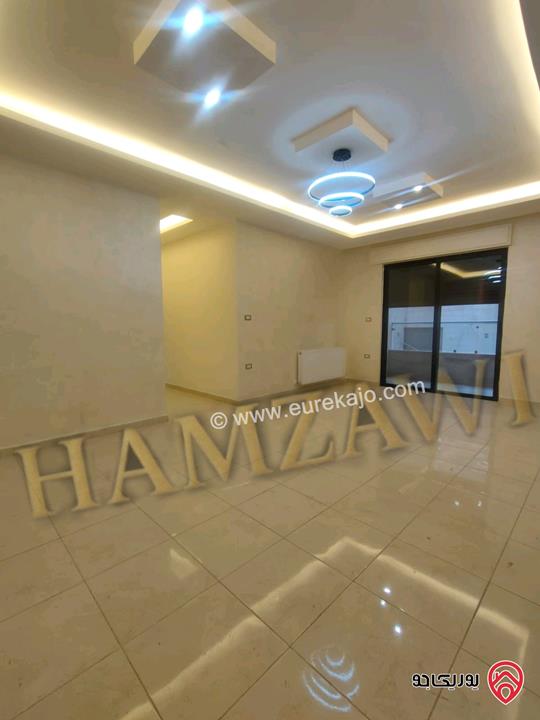 شقة مساحة 215م طابق أول للايجار في عمان - البنيات طريق المطار