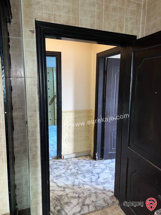 شقة شبه أرضية مساحة 100م داخلي و 100م خارجي للبيع في عمان - الجبيهة 