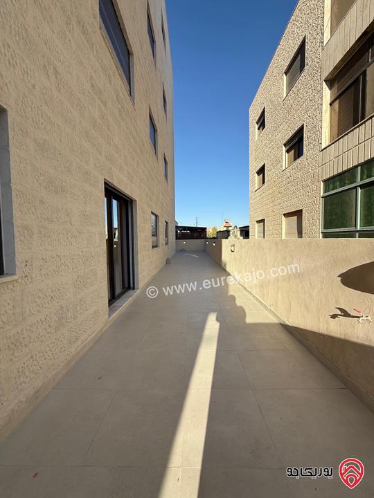 شقة طابق ارضي مساحة 145م مع ترس 80م سوبر ديلوكس للبيع في عمان - ضاحية الياسمين 