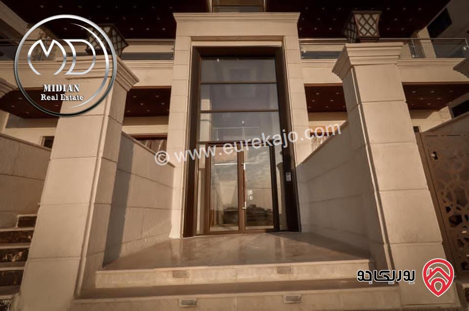 شقة دوبلكس جديدة طابق اخير مع روف مساحة 325م مع تراسات تشطيبات و ديكورات فاخرة اطلالة جميلة للبيع في عمان - دير غبار